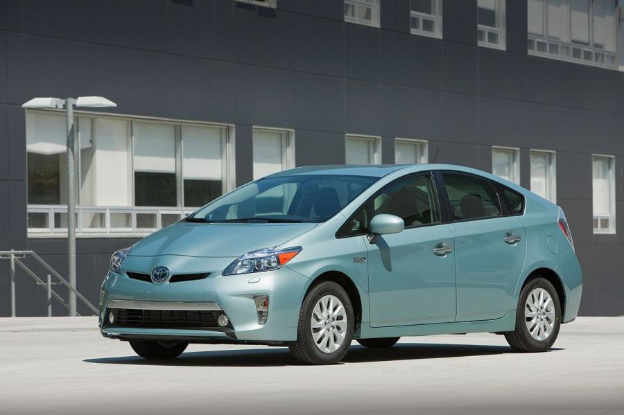  Toyota Prius Plug-In Hybrid 2012 года  (фото 20 из 75)